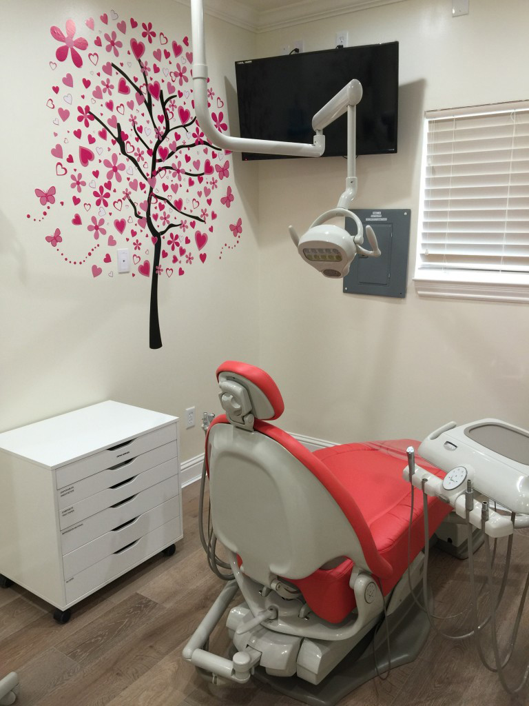 iSmile Dental office children's exam room